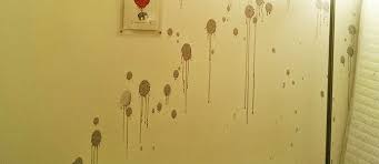 Duvarlara, mobilyalara veya fayanslara iki yüzey monte etmek için kullanılır ve çeşitli versiyonlarda mevcuttur. Duvardaki Yag Lekesi Nasil Cikar