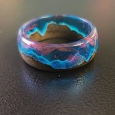 Anillo De Resina De Madera Night City Engagement Anillos De Etsy Wood Resin Jewelry Resin Ring Secret Wood Rings