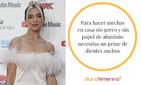 Hacer mechas con tinte en el pelo puede proporcionarte reflejos sorprendentes y una alegre luminosidad al cabello. Como Hacer Mechas En Casa Con Gorro Papel De Aluminio Pincel O Peine
