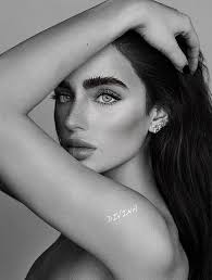 La influencer colombiana Valentina Trujillo es una apasionada de la moda,  el diseño y las tendencias. instagram.com/valentinatrugo "Una buena imagen  siempre es una excelente carta de presentación".