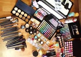 This category contains products of a high quality that are perfect for every makeup lover as well as will work in a professional beauty saloons or makeup studios. Professional Supplies Always Make Me Wanna Do Smth Summer Eye Makeup Makeup Supplies Makeup Kit Essentials