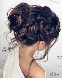 Bridesmaid hairstyles run the gamut from modern, wavy blowouts to natural, flowing locks topped with it's a pretty hairstyle option for bridesmaids, especially at an outdoor wedding when they'd like to long, beautiful hair was made to be let down. 60 Long Bridesmaid Hair Bridal Hairstyles For Wedding 2018 19 My Stylish Zoo