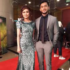 Kebelakangan ini kemesraan pasangan pelakon redza rosli dan ayda jebat bagaikan tidak perlu disembunyikan lagi. Rotikaya Sepadan Tengok Ayda Jebat Dan Redza Rosli Di Malam Abpbh 3 0 Semalam Facebook