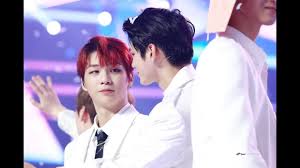 There's someone i want to show you…i'm filming 'it's dangerous beyond the blankets,' but do you know who my roommate is? at that moment, mark happily waved to the camera and surprised ong. Ong Seongwoo X Kang Daniel Ongniel Is Science 10 Youtube