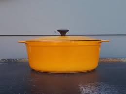 Intro van de show van the dutch fantasy. Vintage Le Creuset Cousances Dutch Oven Color Mustard 28 Etsy Cousances Dutch Oven Le Creuset Dutch Oven