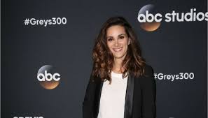 Our database has everything you'll ever need, so enter & enjoy ;) Chi E Stefania Spampinato L Attrice Italiana Di Grey S Anatomy Supereva