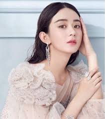 Cindy chao the art jewel宣布中國女星倪妮成為品牌全球大使。 翻攝倪妮微博 合成圖片. èµµä¸½é¢–å¾®åšå…¬å¼€ç¤ºçˆ±å´äº¦å‡¡ ç½'å‹ æš—ç¤ºéƒ½åœ¨è¡¨æƒ…é‡Œ æ–°é—» è›‹è›‹èµž