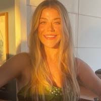 Jennifer Burge's Instagram, Twitter & Facebook