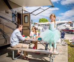 Florida is a popular tourist destination, and it's not hard to see why. The Best Campgrounds In Florida For Family Getaways Mommypoppins Things To Do With Kids