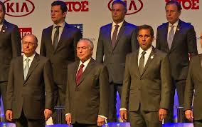 Resultado de imagem para aecio moro imagens