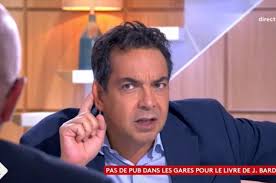 C à vous : "Ridicule"... Patrick Cohen et Anne-Elisabeth Lemoine ...