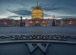 美国usa 华盛顿特区washington dc 正在翻新整修中的美国国会大厦 此项工程是半个多世纪以来国会大厦经历的首次大规模整修 目标在两年内修补一千多处裂缝 摄影师 paul j richards landmarks first art photo
