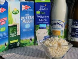 Welche Milch Ist Die Richtige Fur Ihren Kefir Mit Welcher Milch Wachsen Die Kefirpilze Am Besten Welche Alternat Kefir Kefirknollen Fermentierte Lebensmittel
