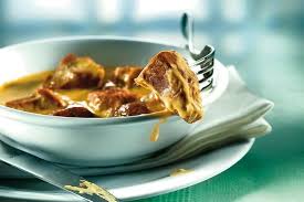 Betty Bossi Rezept Wiener Rahmgulasch Schweizer Illustrierte Rezepte Gulasch Essen Und Trinken