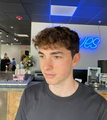 Fresh cut and highlights ☀️ SWIPE FOR BEFORE ——> #hairstylist #haircut  #menscut #hair #hairsalon #menshair #menshaircut