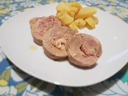 Servite il rotolo di tacchino accompagnato con un'insalata mista, patate al forno o verdure saltate in padella… i vostri ospiti ne rimarranno conquistati! Rotolo Di Tacchino Con Patate Al Forno La Magia Dei Sapori