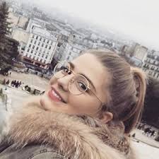 Junge leute (bis 25 jahre) zu jungen leuten 5. Pauline Berlin Berlin Einzel Englisch Nachhilfe Fur Die Klasse 3 Bis 7 Mit Junger International Business Studentin
