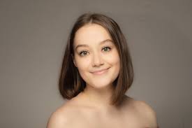 Sarah Barton (@notrabharas) • Instagram photos and videos