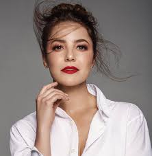 El elenco está integrado por francisca estévez, consuelo luzardo, carlos torres, juliette pardau, kepa amuchástegui, geraldine zivic, silvia de . La Nieta Elegida Elenco Y Personajes De La Nueva Telenovela Del Canal Rcn Vidamoderna Com