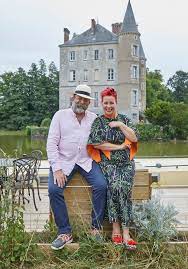 Series 4 commenced on 23 march 2020 and was scheduled to run to 30 episodes. Dick Strawbridge Sparks Escape To Chateau Panic As He Apologises In Final Episode Post Celebrity News Showbiz Tv Express Co Uk