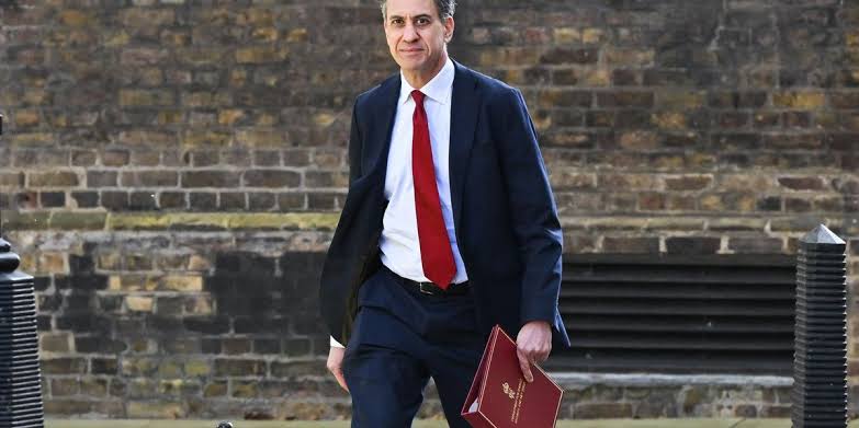 Labour to pay Ed Miliband's energy quango boss 'obscene' £458,000 while  working just two days a week