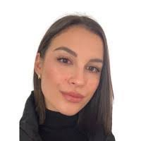 Melanie Hendrickson's Instagram, Twitter & Facebook