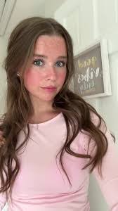 Lindsey Rutter's Instagram, Twitter & Facebook