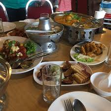 Restoran kelantan kst wakaf che yeh menyediakan hidangan ikan bakar yang terbaik di kota bharu. Keng Som Restaurant Jalan Kebun Sultan