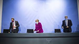 Bundeskanzlerin angela merkel mit markus söder (r.), ministerpräsident von bayern, und michael müller (l.), regierender bürgermeister von berlin, bei der pressekonferenz. Die Neuen Corona Regeln Von Bund Und Landern Im Uberblick