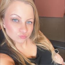 What are the best routes to get to Salem and recommendations for a girls  trip?