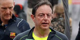 Een avondvullende show waarin de vlaamse televisiewereld zichzelf in de groot was mijn verbazing dan ook toen bleek dat u één van de panda's was die de ster voor populairste programma uitreikte. L Ex Chauffeur De Bart De Wever Le Defend La Libre