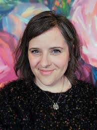 Claudia Tisdale's Instagram, Twitter & Facebook