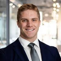 200+ profilů „Duke,“