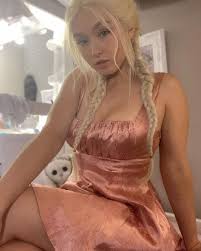 BluKitsune9 - Free pics, galleries & more at Babepedia