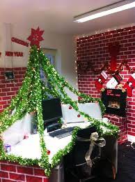We have some 12 amazing christmas decorations for office spaces & desks that you'll definitely want to and, most people won't spend time making christmas decorations for office desks or spaces. 50 Best Office Christmas Decorating Ideas News Open Sourced Workplace
