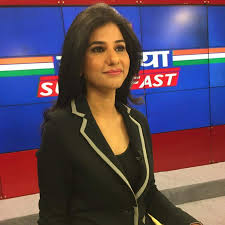 He has studied from the same college as ravish and has been awarded the ramnath goenka excellence in journalism awards. 10 Most Beautiful And Talented News Anchors Of India Gud Story