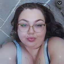 Stuffed bell peppers!🖐️ Don't lose this recipe 😋 Ingredients 4 large bell  peppers (any color) 1 lb (450g) ground meat (beef, turkey, or chicken) 1  cup cooked rice (white or brown) 1