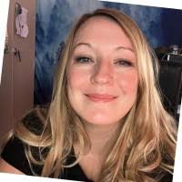 Amanda Mullins's Instagram, Twitter & Facebook