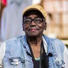 What it's like to live in Chicago's most violent neighborhood, West  Garfield Park