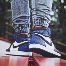 Daily Dose Of Heat On Instagram Cop Or Drop Via Blackbi1rd Tag Lacedupshots For A Shout Follow Blackbi1rd Sneakers Sneakers Fashion Air Jordans