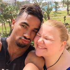 Each couple has 90 days to wed before the visas expire and the women must return home. Nicole Nafziger 90 Day Fiance Star Flaunts Gorgeous Engagement Ring The Hollywood Gossip