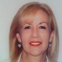 Anna Elia's Instagram, Twitter & Facebook