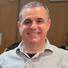 Tonight, John Mina, Orange County Sheriff and his senior staff  congratulated the newest graduates from our Portuguese Civilian Police  Academy. During this five-week course they've gained knowledge, were able  to see and