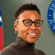 Lisa Colbert's Instagram, Twitter & Facebook