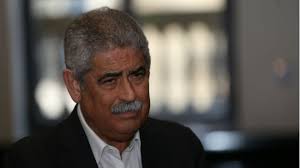 O presidente do benfica, hoje detido, está a acompanhar as buscas no âmbito de um processo por suspeitas de abuso de confiança, burla, fraude fiscal e branqueamento de capitais, disse à lusa fonte ligada ao processo. Luis Filipe Vieira Presidente Benfica Mensagem Sl Benfica