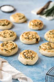 Kase Krauter Schnecken Deftiges Fingerfood Kleines Kulinarium Rezept Fingerfood Fingerfood Ideen Lebensmittel Essen