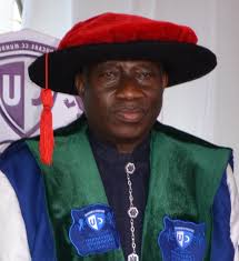 Change your mindset, Chancellor tells graduands