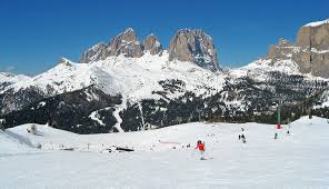 Contattate il personale degli uffici turistici nelle diverse località in val di fassa. Canazei Trentino Italy