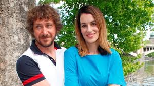 Druhá dávka pfizeru za 21 dní, schválila vládní rada. David Krizek Nastoupil Do Vezeni Dojemne Louceni Manzelka Kafe Cz