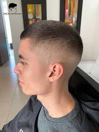 It's a gradual tapering of the hair that flatters every face shape which is only one. Como Hacer Un Mid Fade Para Principiante 2020 Paso A Paso
